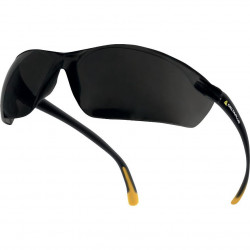 Очила од поликарбонат со интегриран носен држач поликарбонатни крилца УВ 400 отпорни на гребење 1